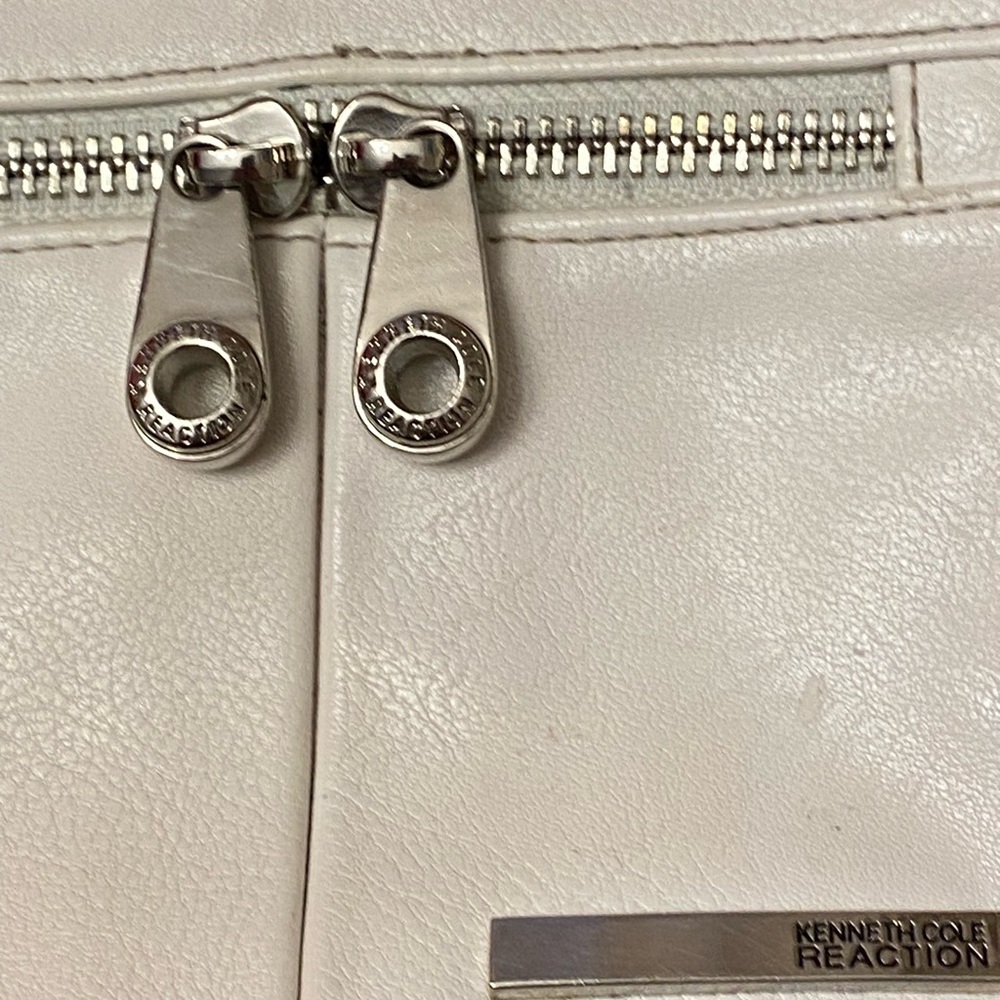 Kenneth Cole Reaction White Crossbody Mini Bag - Picture 6 of 10